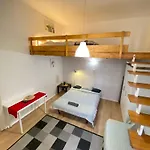 Nefelejcs Near The Keleti Railway Station * 布达佩斯