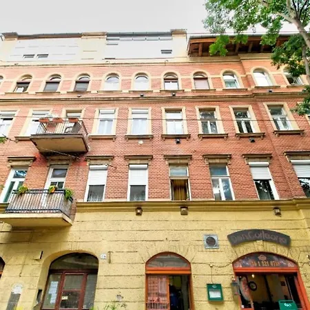 아파트 Nefelejcs Near The Keleti Railway Station *