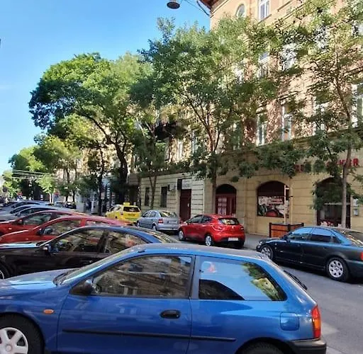 Nefelejcs Near The Keleti Railway Station